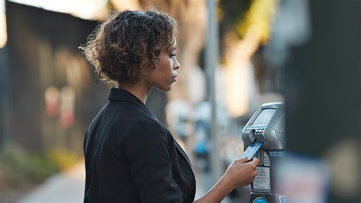 'Free parking app' helps drivers avoid fines - tapping one button saves hassle