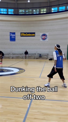 Dunking off 1 or 2? 🤷🏽‍♂️#shorts #babyap #viral #trending #fyp #yt #basketball #fy #reels #op #NBA