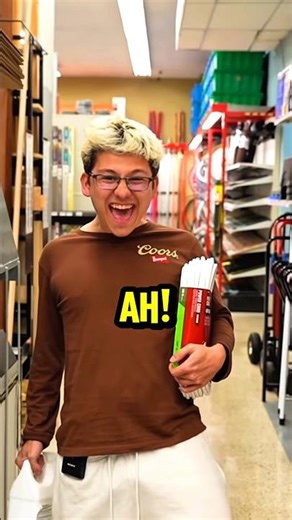 SCREAMING IN THE STORE PRANK! 😭 #prank #shorts