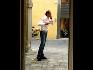 Can an Italian talk without using his hands?