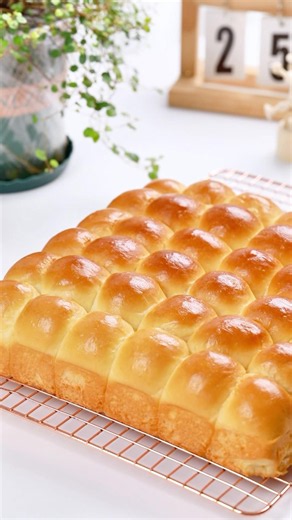 Honeycomb Buns, soft and fluffy recipe, tap the link in my bio to get our baking pans.#bread #buns