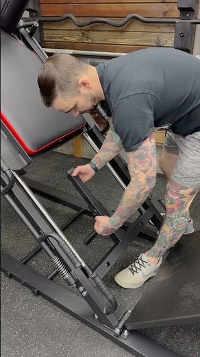 Range of motion on the GMWD Hack Squat / Leg Press