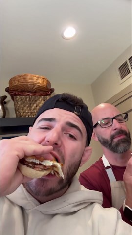 Taylor ham, egg and cheese sandwich 🥯🥚