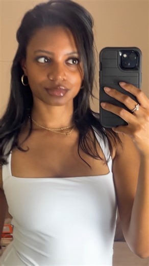 Who else gets ready to 80s music?? ❤️🎶 #80smusic #80s #80sthrowback | Miaira Jennings