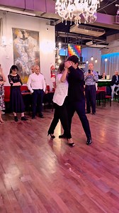2.5K views · 3.8K reactions | Disfruten de esta exquisitez  porque “Tigre Viejo” es todo lo que debe estar bien . Amigaaaaa, te quieroooooooo. SOS puro tango. #tango #seminariodetango #clasedetango #buenosaires #elbeso #milonga | Max Vera Tango | Facebook