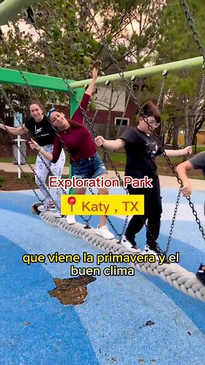 🛝 Ahora que viene la primavera te recomiendo Exploration Park, ubicado en Katy. Este parque cuenta con baños, estacionamiento, agua potable, y tiene muchas áreas de entretenimiento. Es completamente cercado y gratuito. Exploration park , Katy 📍15020 Cinco Park rd, Katy Tx #parques #niños #parquesenhouston #playground #kids #katy #houston #entertainment #parks Está abierto todo el año | Valeria Charrabe