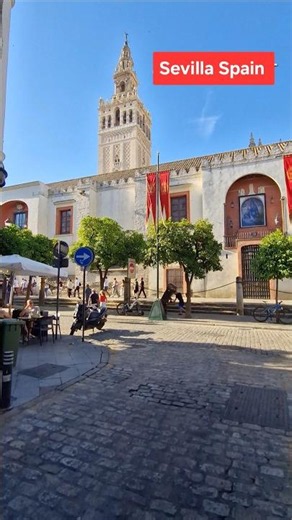 Chasing morning light at the Seville Cathedral 🌅🚶‍♂️​