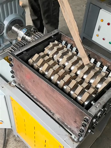 Dual-Axis Shredder Delivery and Setup