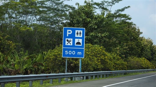 Fini les pauses pipi dégoûtantes : voici l’astuce pour faire un pipi “propre” cet été sur l’autoroute ou au camping