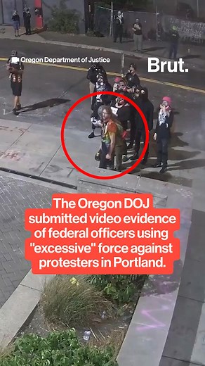 The Oregon Department of Justice submitted these videos as evidence of federal officers using "excessive" force against citizens outside ICE facilities in Portland. The footage was submitted as part of the federal trial seeking to block the deployment of National Guard troops in the city. #Oregon #Portland #DOJ #NationalGuard #ICE | Brut
