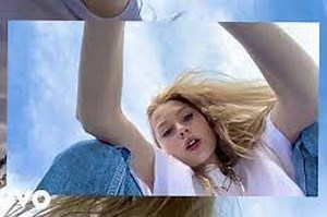 Lirik Lagu Gasoline - Leyla Blue, Lengkap dengan Terjemahan  - Sonora.id