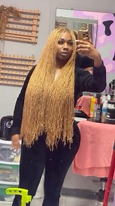 39K views · 5.5K reactions | 﫣 temporary micro locs?…I have so many questions! How was this installed though? What technique do you think she used to attach the extension to her natural hair? | Tinylocs | Facebook