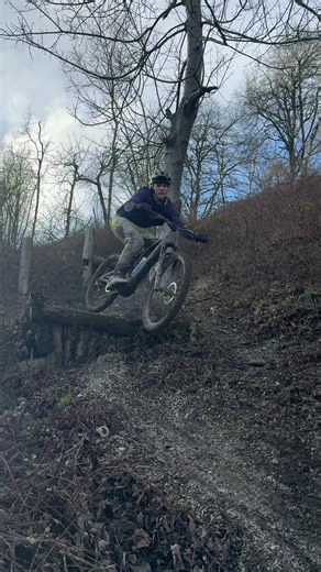 DH Mud Surfing Techniques for Mountain Biking