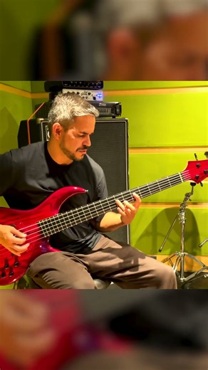 Awesome Pick Rock Bass Riff (Scott Devine's F Bass) #fbass #rockbass #bassriff #scottdevinebass