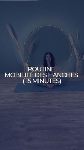 Tu te lèves toute raide, tu galères à te pencher… et chaque jour, c’est un peu PIRE. Le problème, ce n’est pas ton dos… ce sont tes hanches bloquées qui l’obligent à compenser. Commence par ce mouvement doux pour les hanches sans matériel, depuis chez toi. 🎁 Commente HANCHES et je t’envoie la routine complète. Ton corps sait. Il suffit juste de réapprendre à l’écouter 😉. #yogatherapie #mobilité #hanches #malaudos #routinemobilité #souplesse #yogadebutant | Patricia Boheme