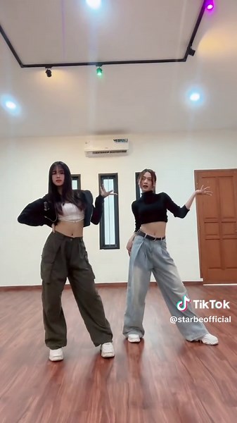 christmas is coming 🎉 || ig : 20musicstudio #christmas #dance