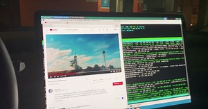 Hacker installiert Linux auf Tesla Model 3
