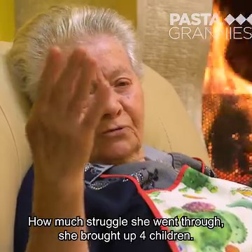 Make your own hand rolled spaghetti & tomato sauce! Vanda and Silvana share their recipe for hand rolled spaghetti called mouse tail gnocchi locally in Lazio. Fun pasta names pop up all over Italy and this shape is also called 'little worms' in Umbria. This is an easy, fast shape to make, needed no previous experience or tools; just get rolling! For the pasta: 1 kilo '0' or plain, all purpose flour, 500ml water (50% hydration in other words, you can half the quantities easily). For the sauce: 1/