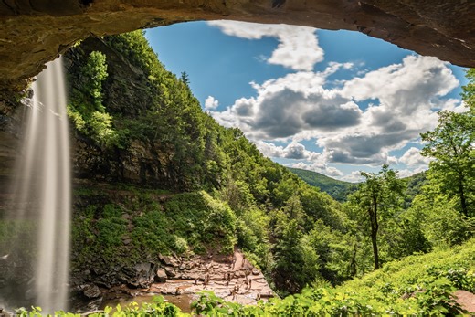 Skip the car: New ski buses run from NYC to the slopes in the Catskills and Poconos