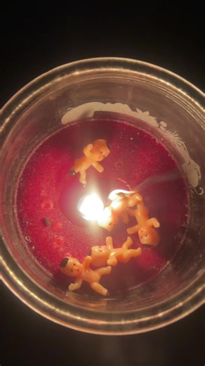 I burnt the babies in the candle 🤗☺️🤭🎀 #fakefire⚠️ #fypシ゚viral #famousfr😘 #byebye #babies