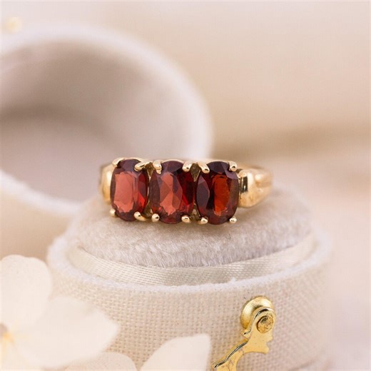 Vintage Garnet Three Stone Ring, Size 7 - Etsy