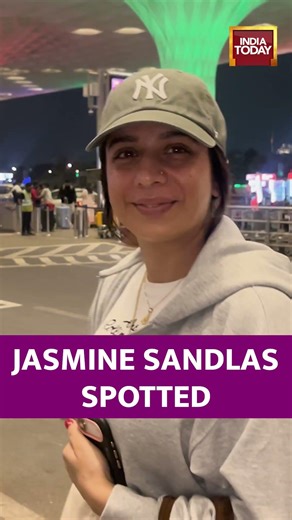 Jasmine Sandlas at Airport in Casual Attire | #bollywoodnews #jasminesandlas