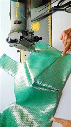 very easy 3 tucks blouse cutting and stitching ‪@Sewingtales‬ #shorts #short #diy#fashion #blouse