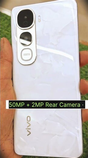 vivo Y400 Pro 5G Android smartphone Features 6.77″ display, Dimensity 7300 chipset,