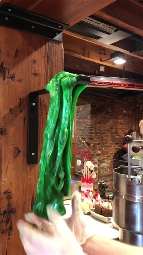Mesmerizing Taffy Pulling at Savannah Candy Kitchen