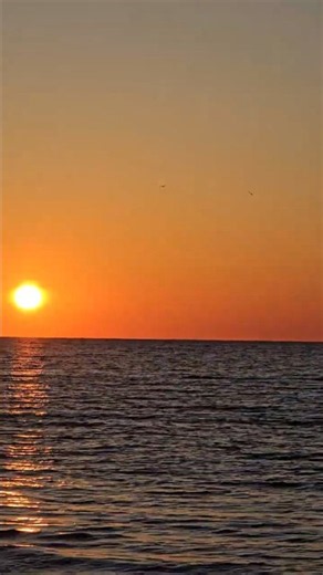 The Most Peaceful Ocean at Sunrise