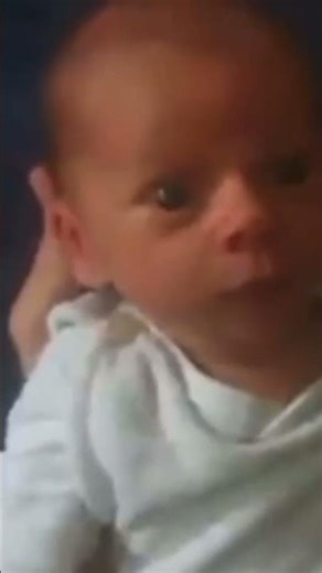 Moro Reflex in Newborns | Protective Infant Reflex Explained 👶 Pediatric Neurology Facts #fidgeting