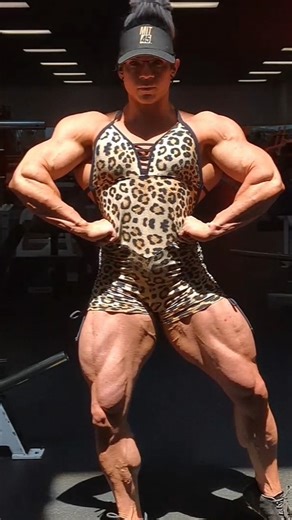 Angela Yeo #olympia2024 #msolympia #fbb ‪@IFBBProYeo‬ #olympia #femalebodybuilding #strongwomen