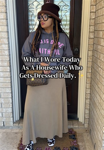 90's Inspired Fashion Look with Crochet Touch