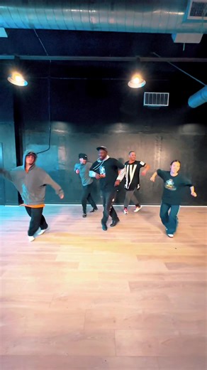 House Music Fanatic #housedance #housemusic #supaman Dance ❤️