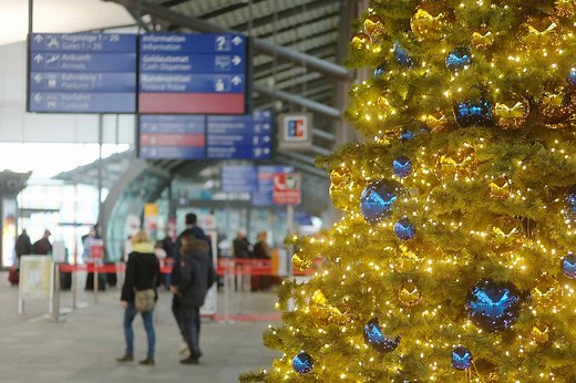 16 Holiday Travel Tips for a Less Stressful Festive Season