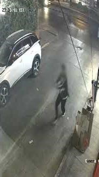 Detective foiled robbery while eating with his partner