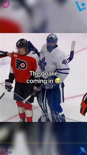 Funny Moments in Ice Hockey😂😂🇺🇸#hockey #funnyvideos #goalie #cute