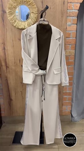 BJANKA boutique on Instagram: "Predivan komplet// sako trenerka 💫 Cena : 3.800 rsd _ uni.size _ 3 boje . . . . .▪️@bjanka_boutique 15 godina sa vama 🤎 . ▪️SIGURNA KUPOVINA ✔️ . ▪️NAJBOLJE CENE ❗ . ▪️Vršimo zamene u roku od 7 dana od dana preuzimanja paketa, kao i povrat novca ⚠️ . ▪️Slanje i saradnja isključivo Aks kurirskom sluzbom! . ▪️SVE INFORMACIJE U DM VAS @bjanka_boutique"