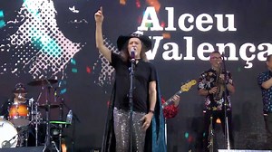 45K views · 666 shares | "Nos quatro cantos cheguei E todo mundo chegou Descendo ladeira Fazendo poeira Atiçando o calor" "Me segura senão eu caio", de J. Michiles | Alceu Valença | Facebook