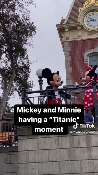 Mickey ❤️Minnie #disney #disneyparks #disneyworld #mickeymouse #minniemouse