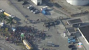 213K views · 5.1K reactions | Acompanhe os reflexos do sétimo dia de greve dos caminhoneiros em várias cidades do Brasil. A cobertura completa é logo depois do Domingão do Faustão no #Fantástico! | Fantástico - O Show da Vida | Facebook