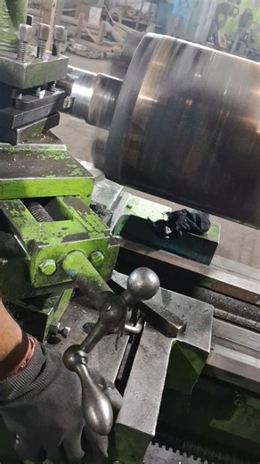 LATHE MACHINE PAR JOB CENTERING KA BEST IDEAS CENTRE LATHE#shorts #lathe #cnc