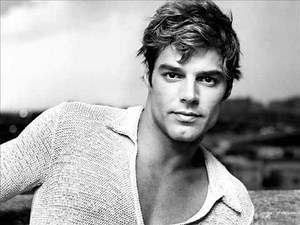 Ricky Martin - Ella brega \\ She bangs (lyrics)