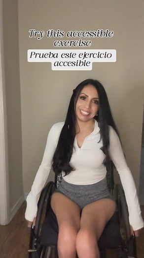 Love yourself as you are, but improve every day. 💖♿️ Help improve your posture and hip mobility with this simple accessible exercise. Try doing this exercise for 1 minute on each side following your own range of motion. 🤍 Theres no perfect time, there is right now to start making some time to take care of yourself, you can do it! Have a splendid day! 💕 Quiérete cómo eres, pero mejora cada día. 💖♿️ Ayude a mejorar tú postura y movilidad de la cadera con este sencillo ejercicio accesible. Inte