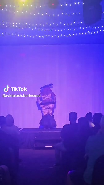 Plussize Burlesque Performer Living Her Dreams