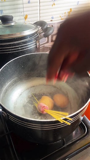 Cook spaghetti with me!☺️ #cookvlog #cookwithme #plantain | How To Cook Spaghetti