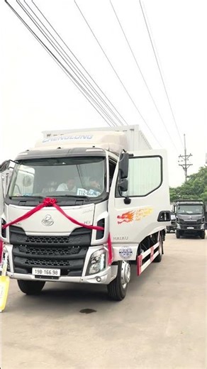 Handing over a Chenglong M3 2-axle box truck with a 170Hp engine #chenglonghaiau