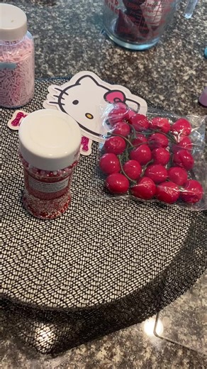 Delicious Hello Kitty Cake for Any Celebration