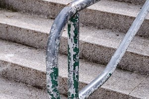Introduction to Handrail Regulations in the UK - Driveway Expert