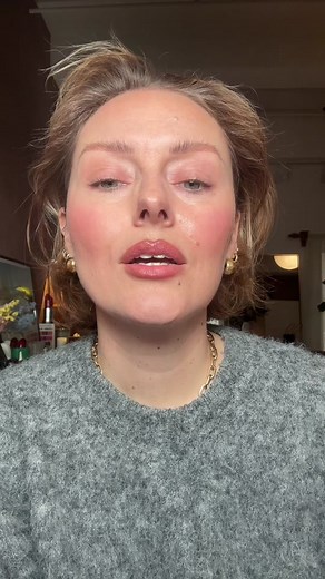 POWDER PERFECT: Makeup Hacks for Flawless Finish